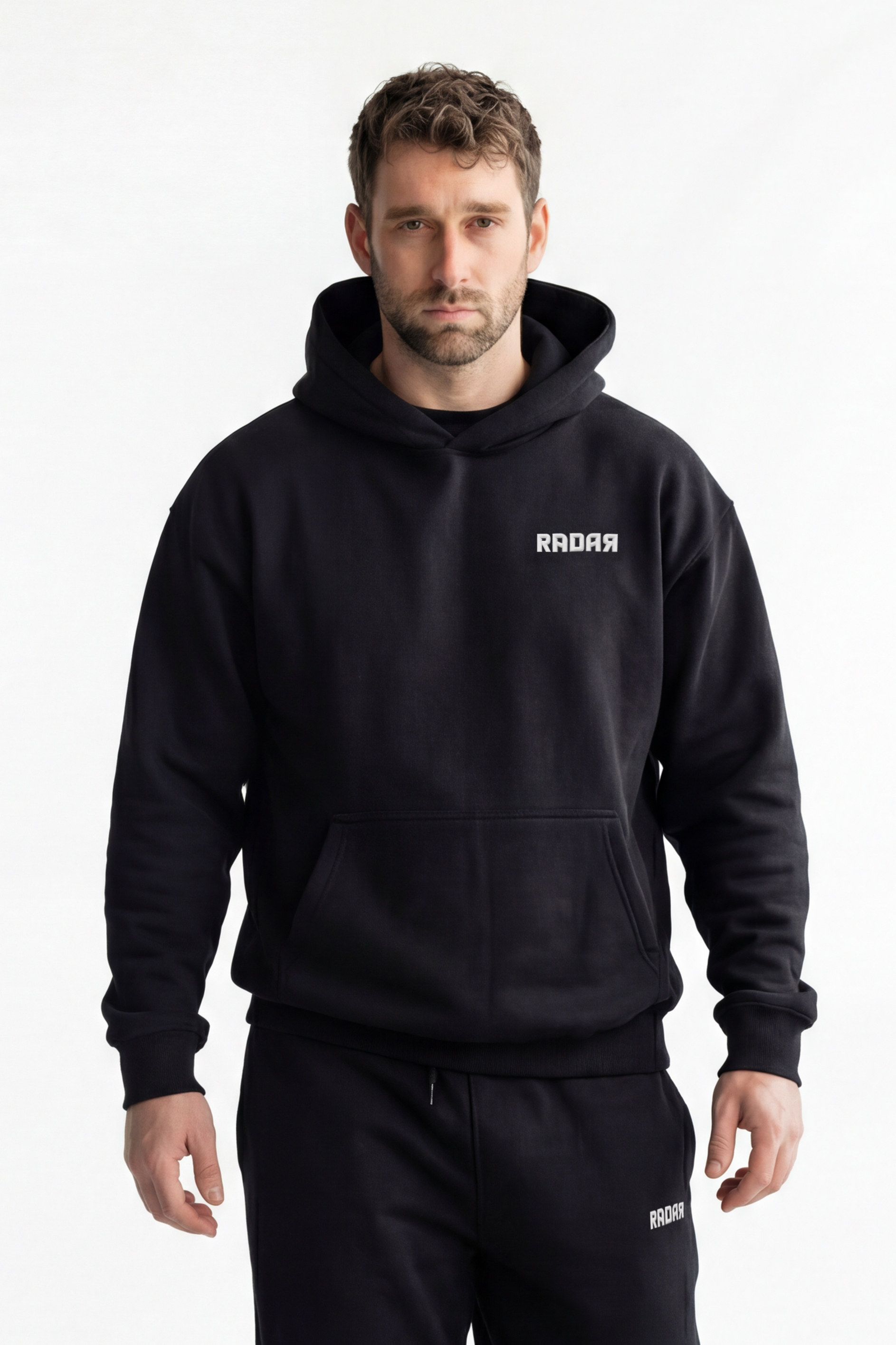 ESSSENTIAL OVERSIZED HOODIE ZWART