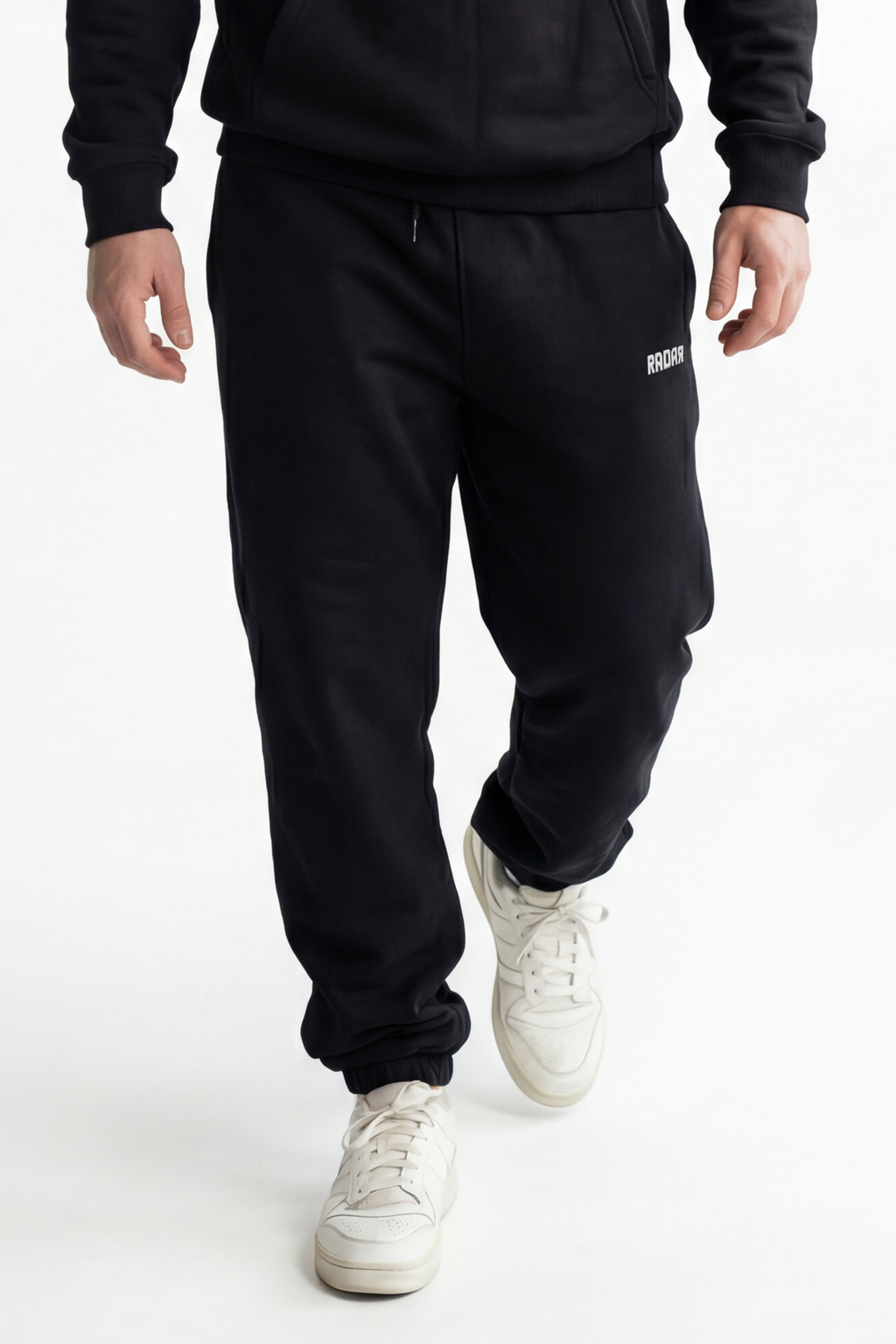 ESSENTIAL OVERSIZED JOGGER BLACK