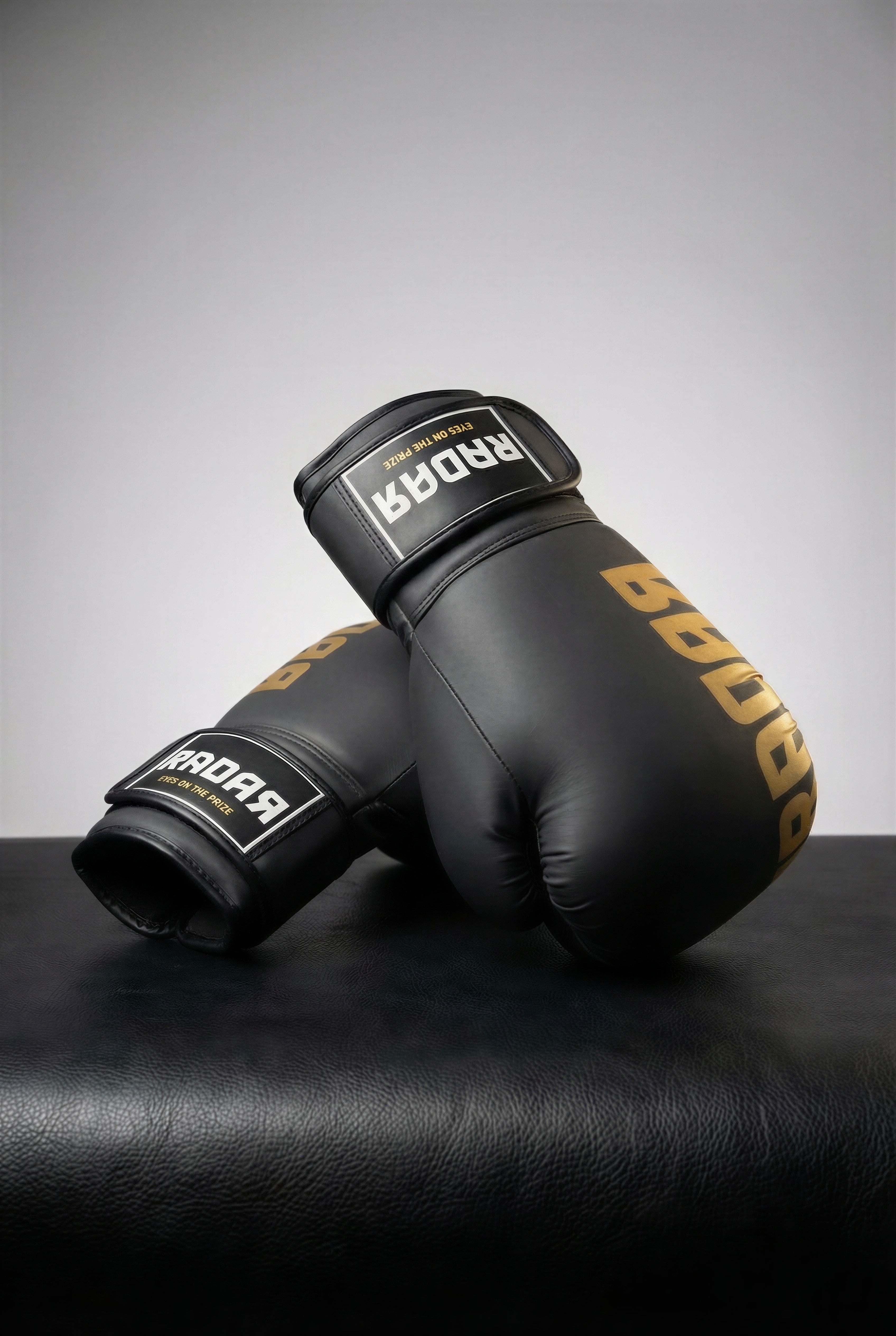 RADAR KINDER BOKSHANSCHOENEN ZWART/GOUD