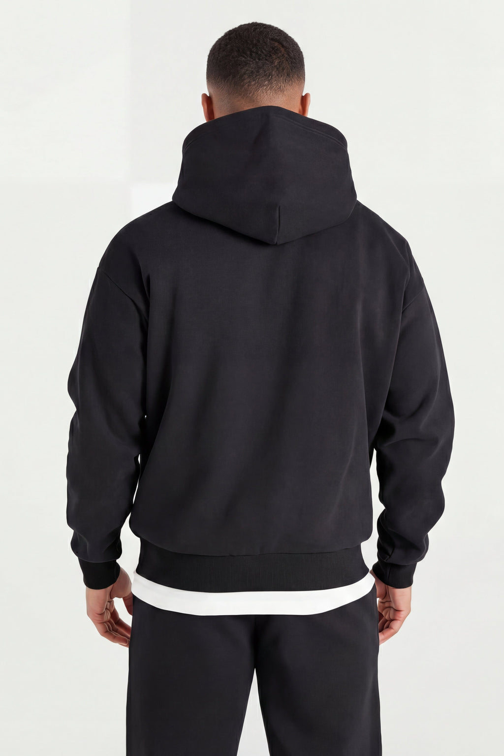 ESSSENTIAL OVERSIZED HOODIE ZWART