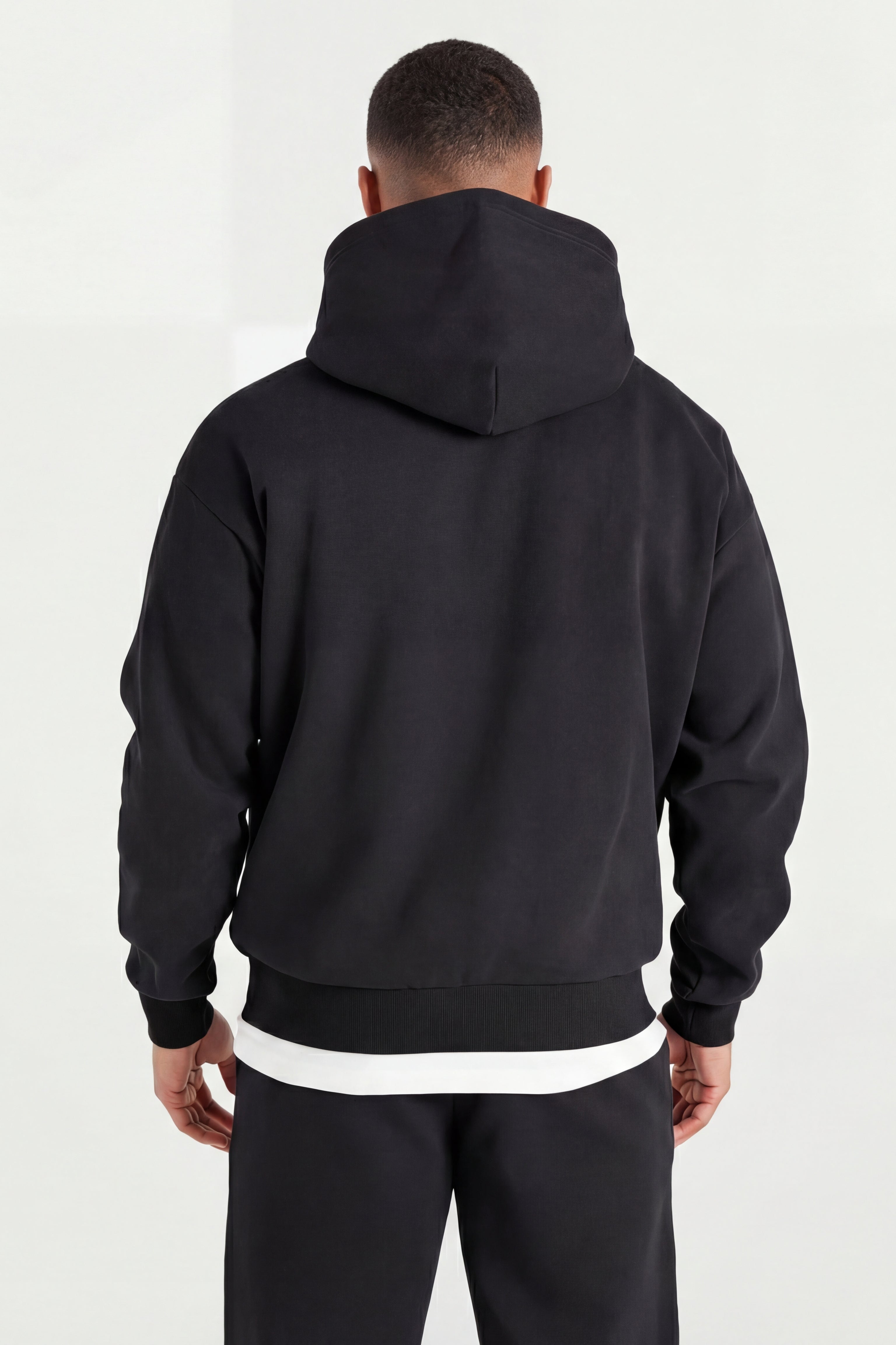 ESSSENTIAL OVERSIZED HOODIE ZWART