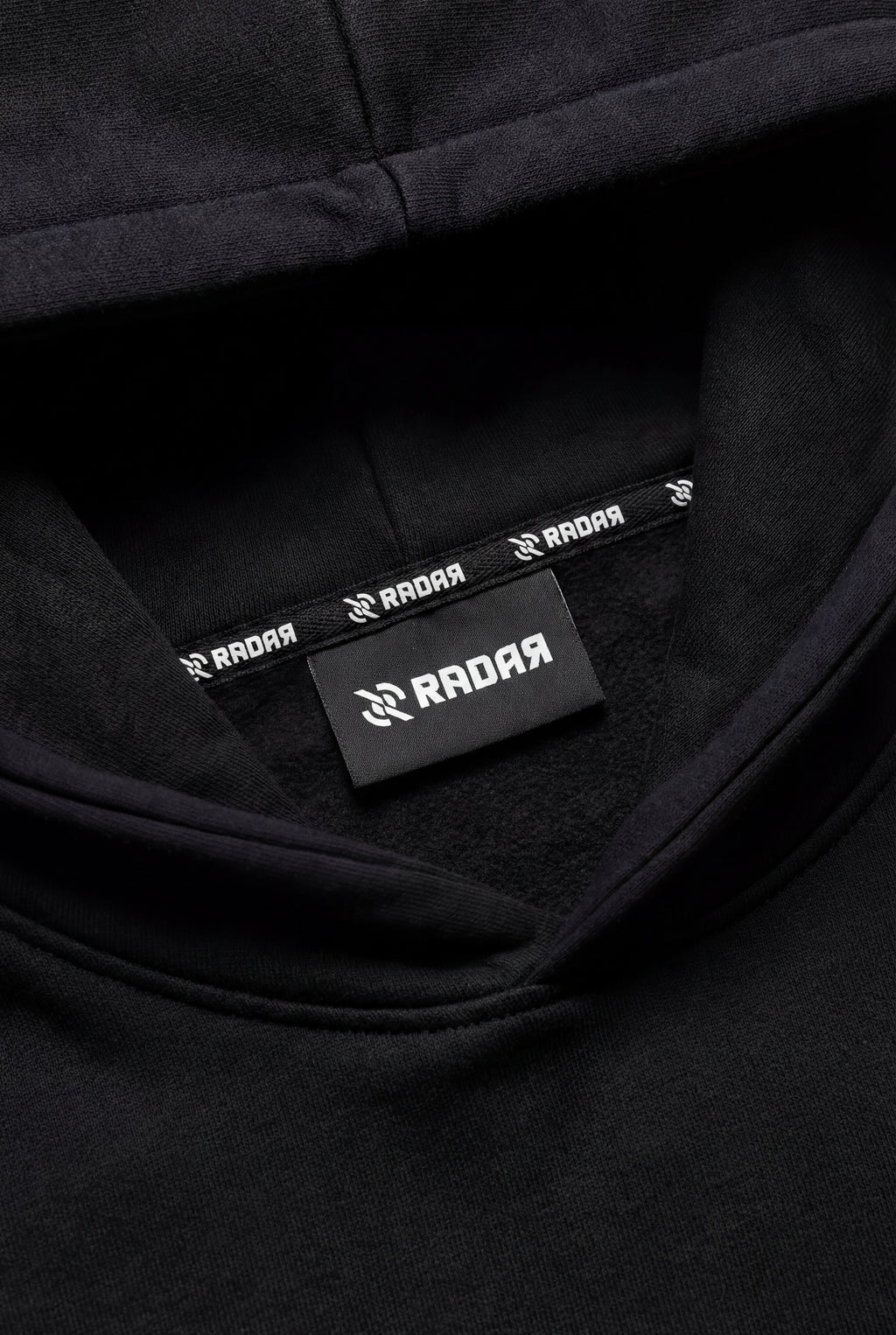 ESSSENTIAL OVERSIZED HOODIE ZWART