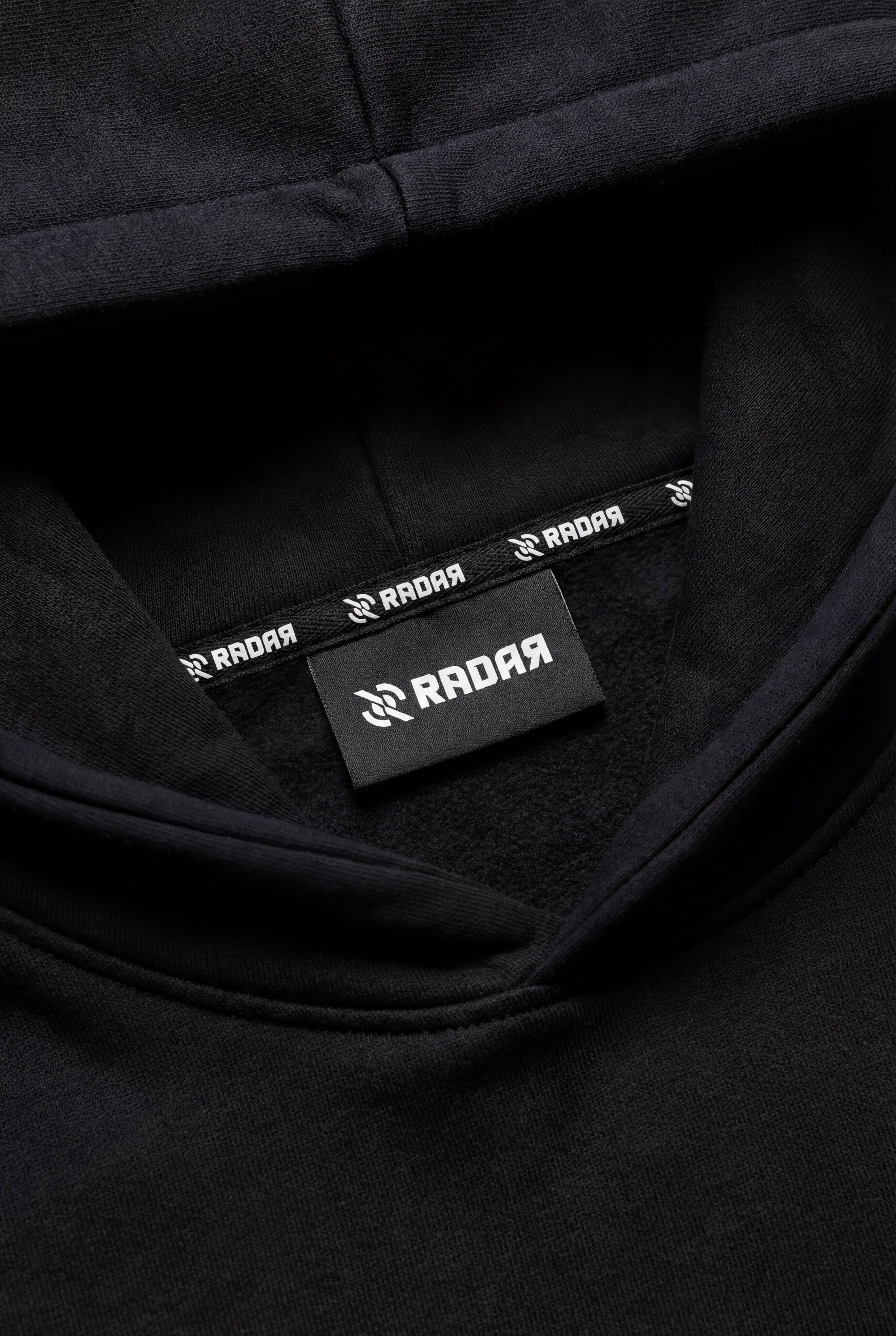 ESSSENTIAL OVERSIZED HOODIE ZWART