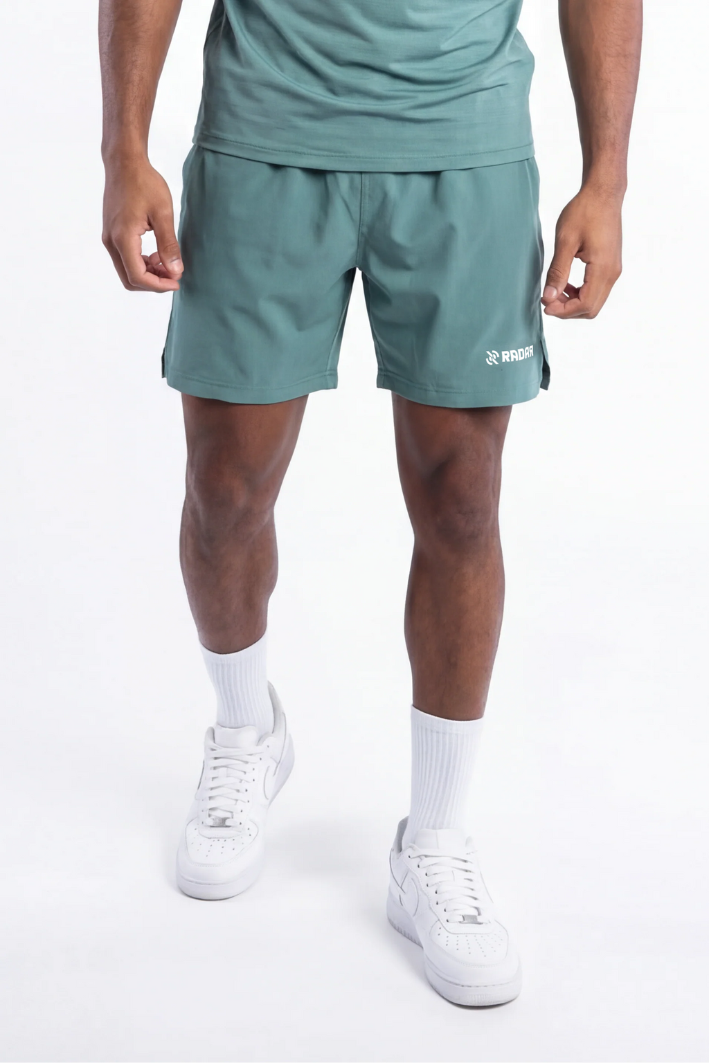 PERFORMANCE SHORTS GROEN