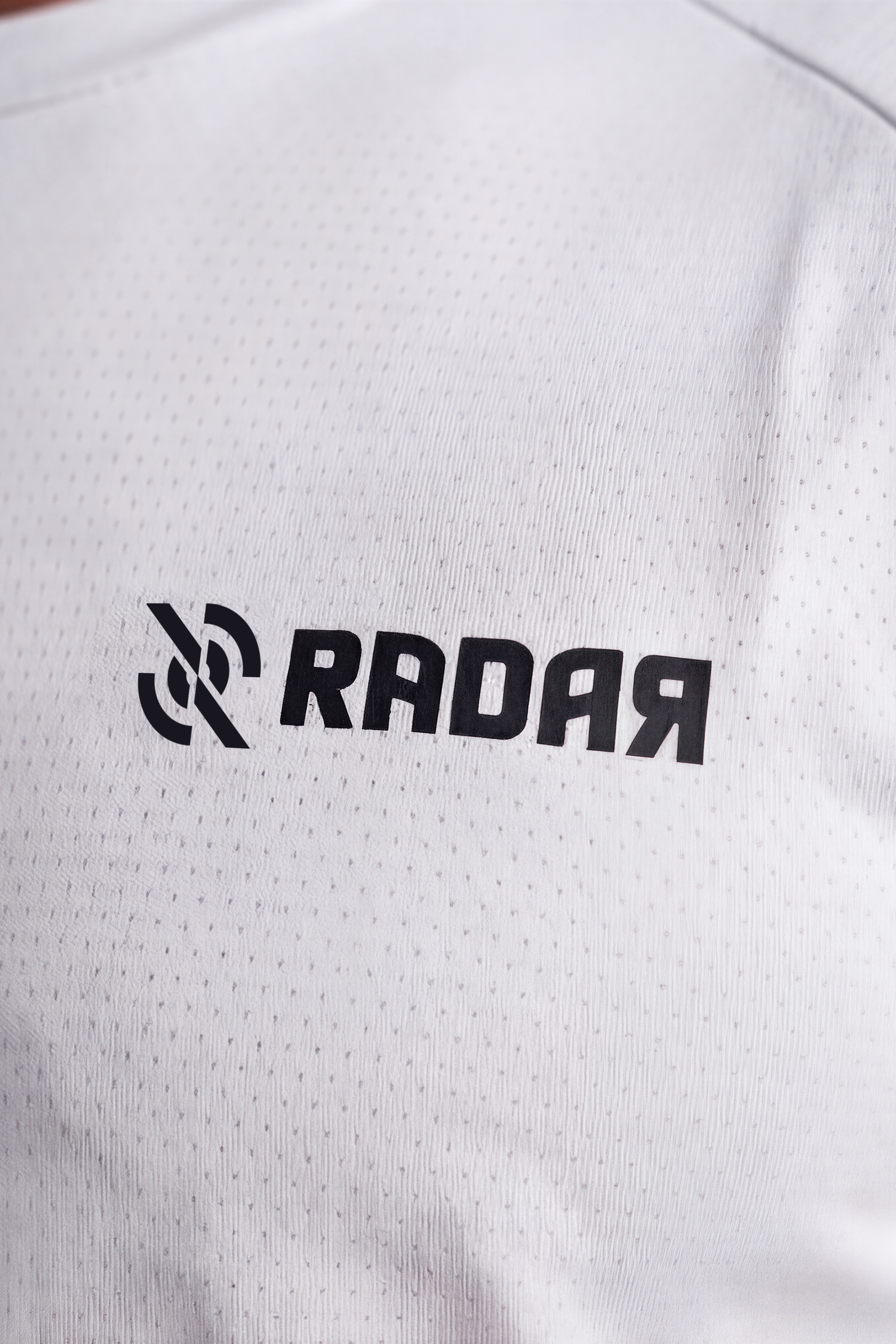 PERFORMANCE SHIRT WIT